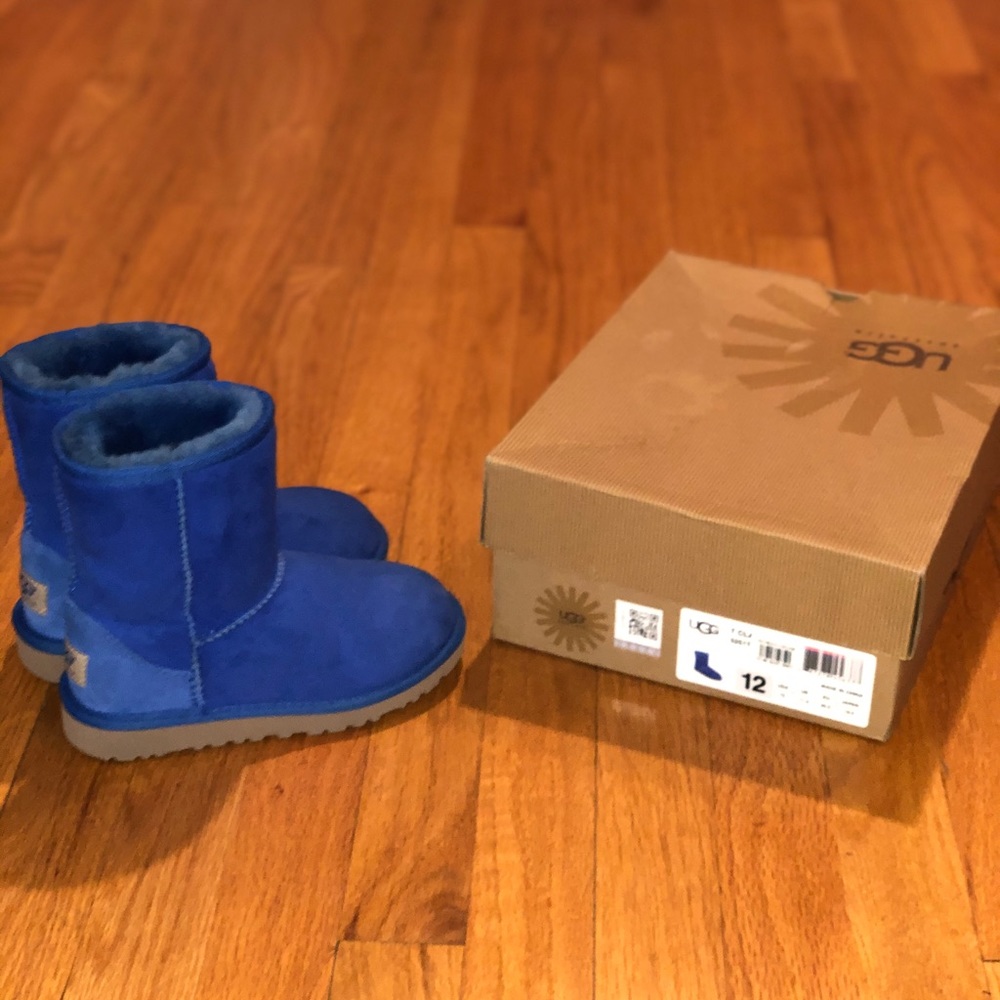 Toddler Girl Classic Short Ugg Boots - Picture 6 of 8